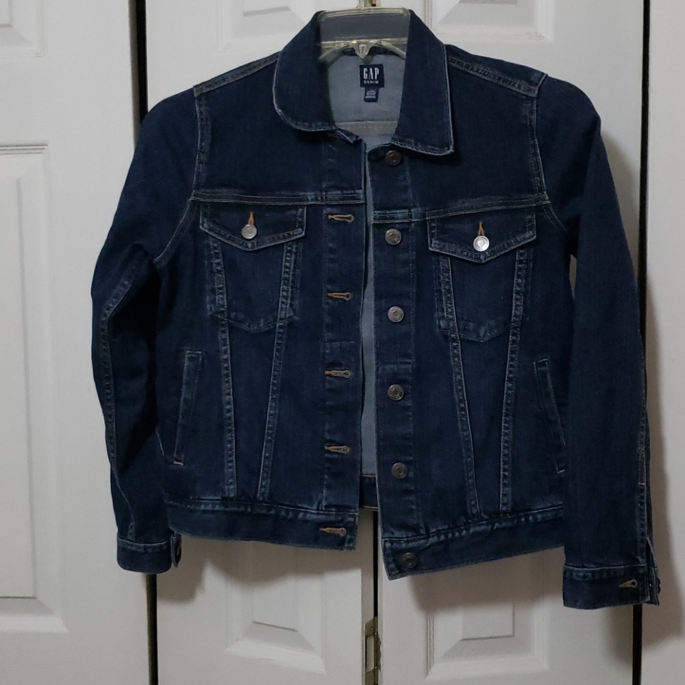 Damaged in flood  jean Denim trucker style jacket by Gap small petite‎